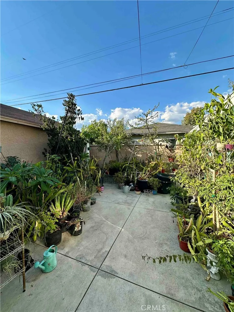2437 Bloomdale