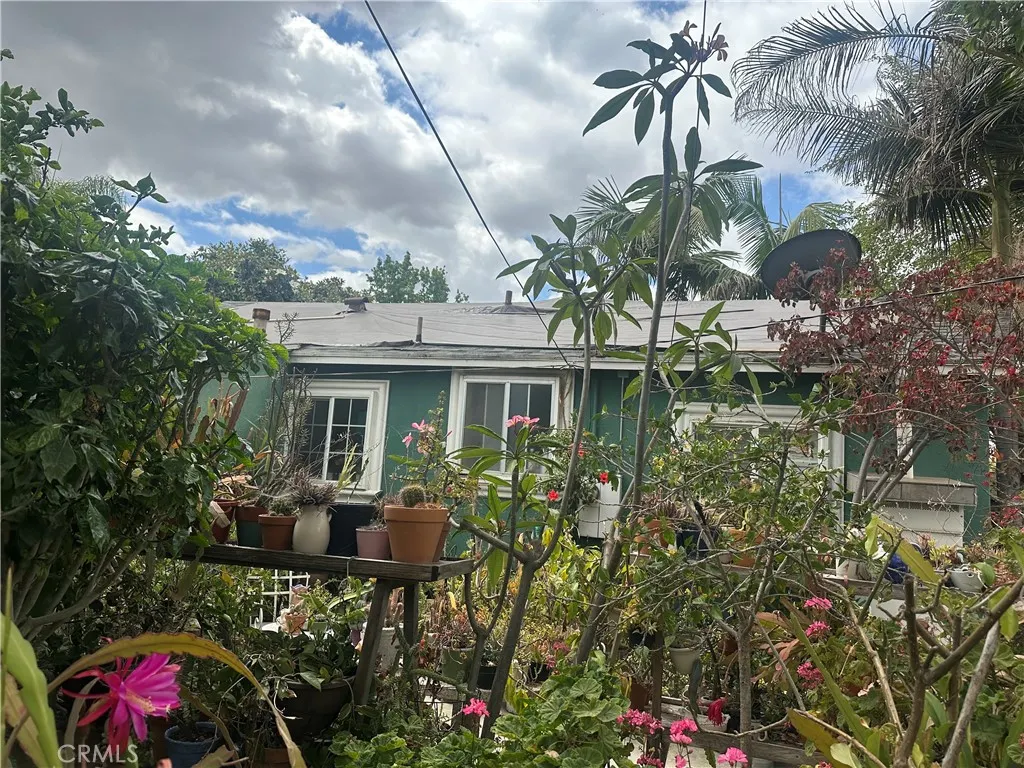 2437 Bloomdale