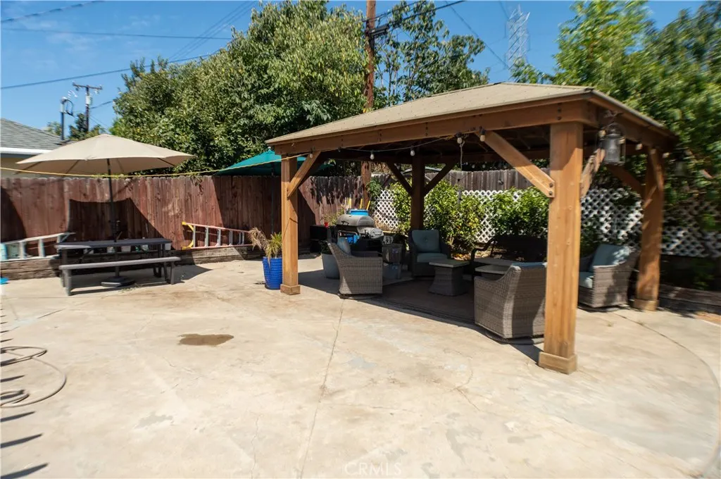 17827 E Laxford