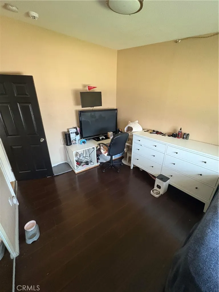 17827 E Laxford