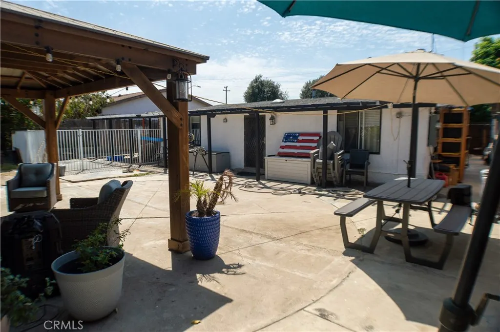 17827 E Laxford
