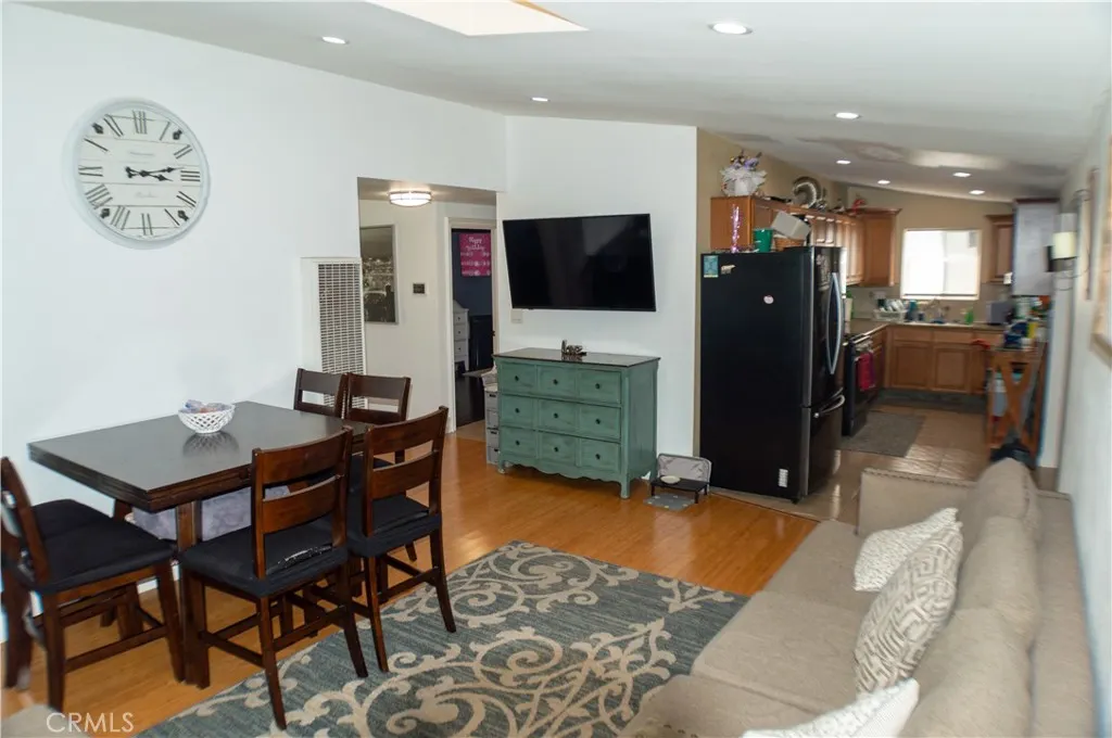 17827 E Laxford