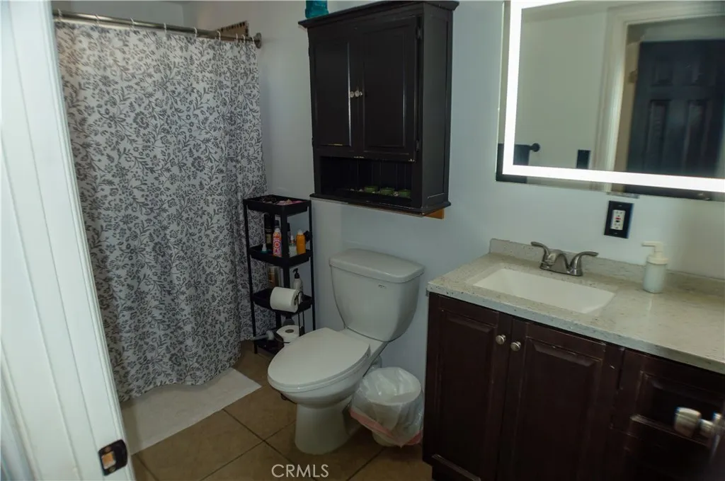 17827 E Laxford