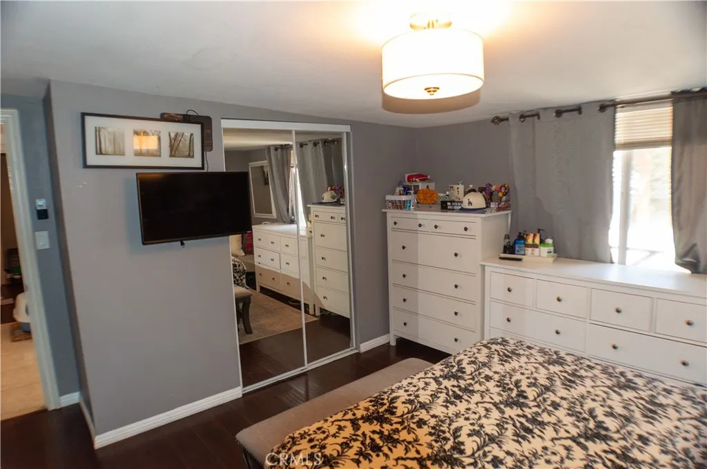 17827 E Laxford