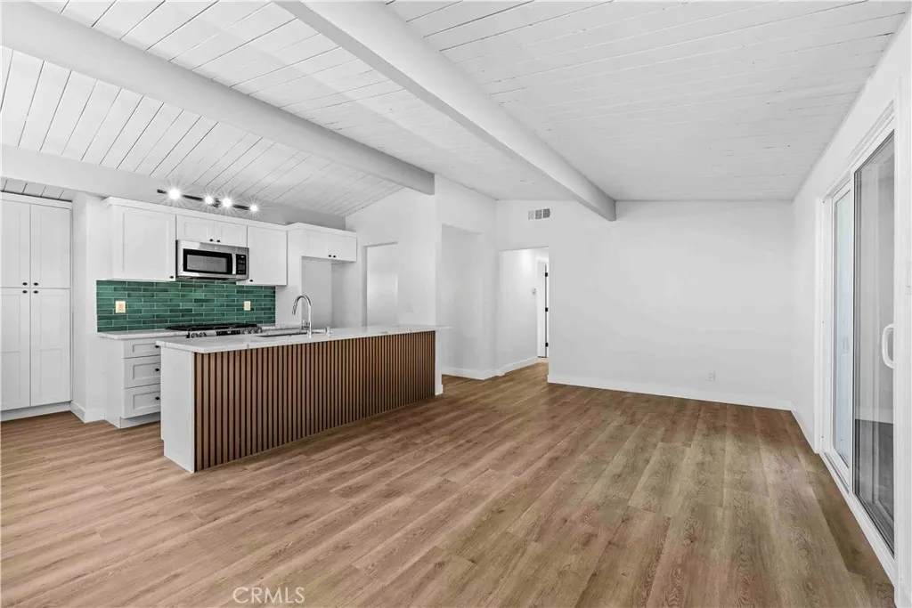 5248 N Enid