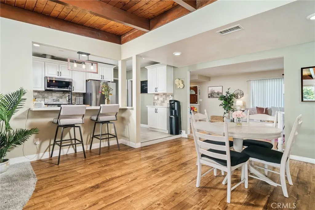 5595 Hawthorne