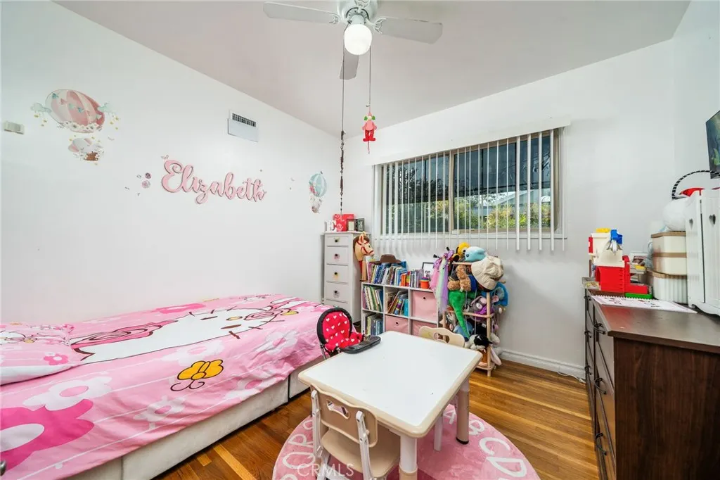 5595 Hawthorne