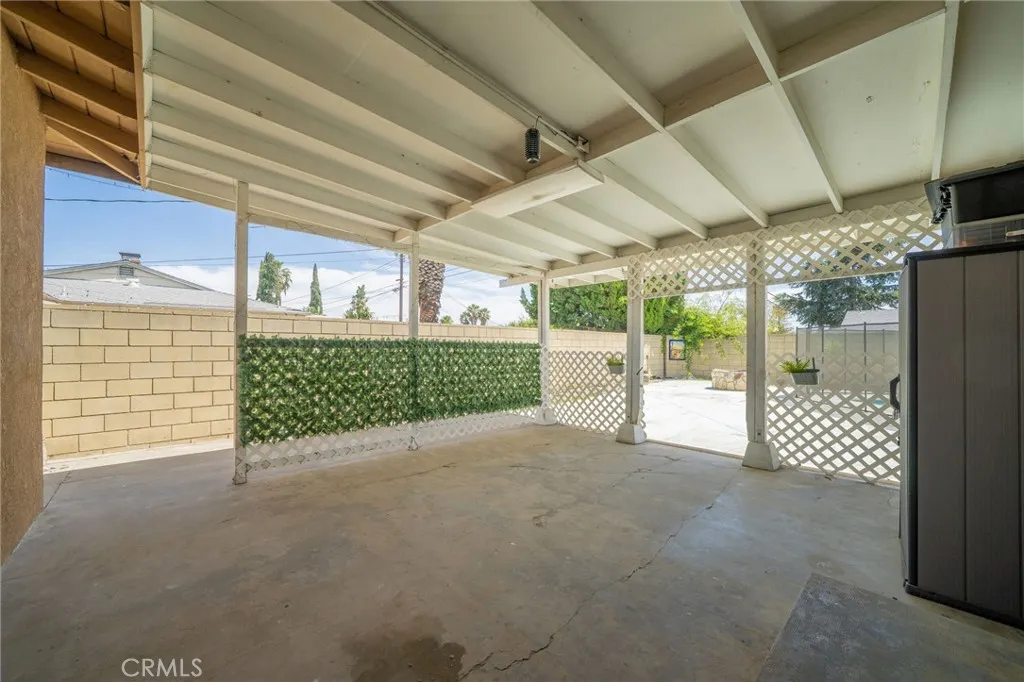 5595 Hawthorne