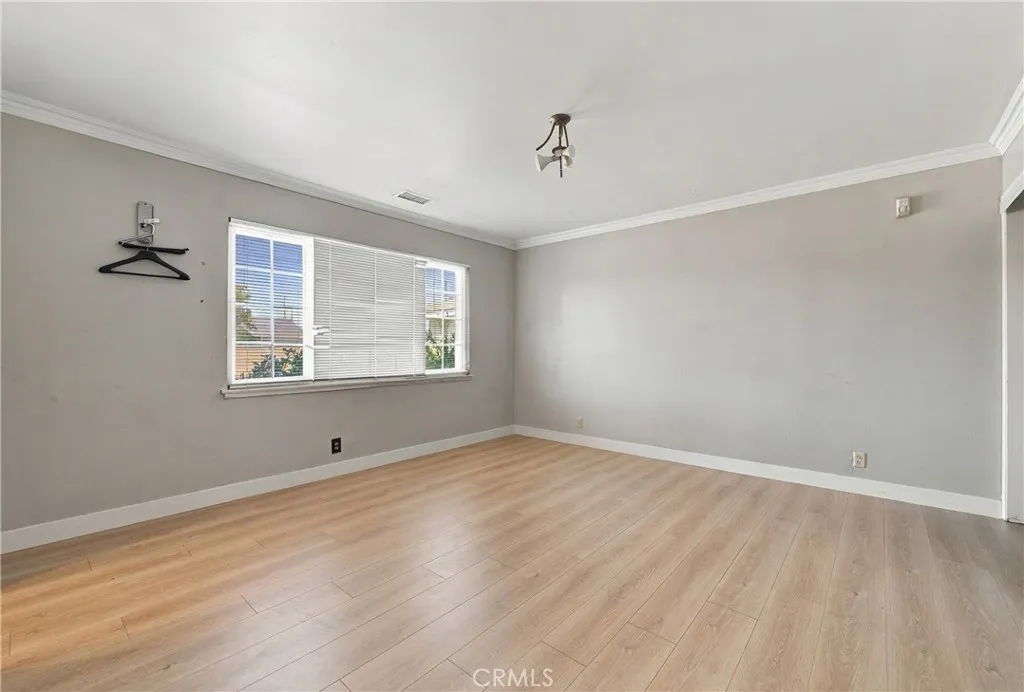 1212 S California