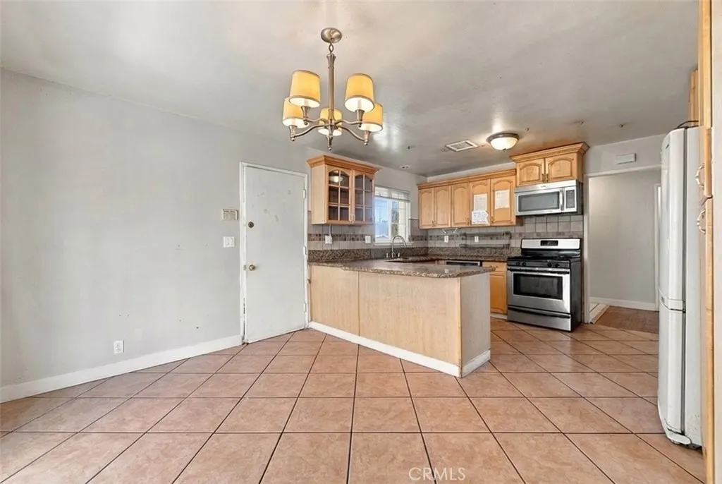 1212 S California