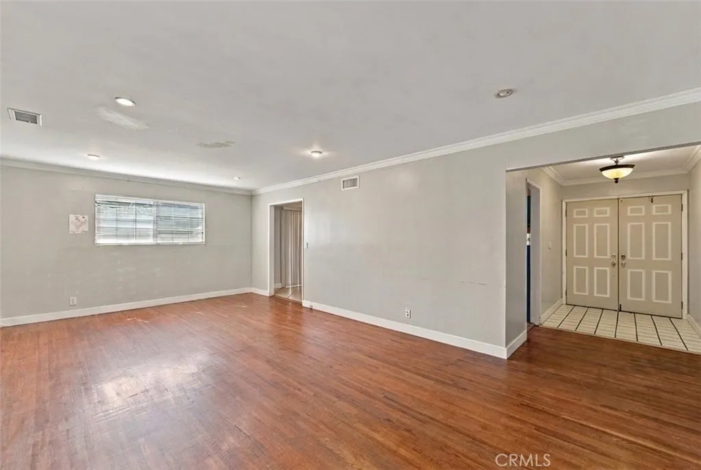 1212 S California