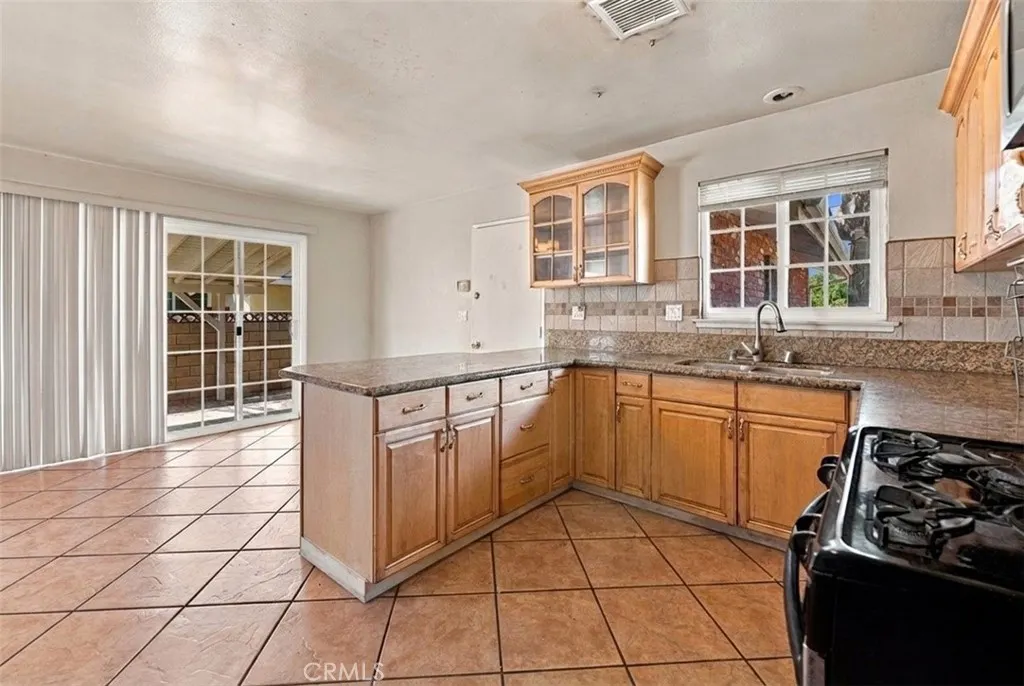 1212 S California