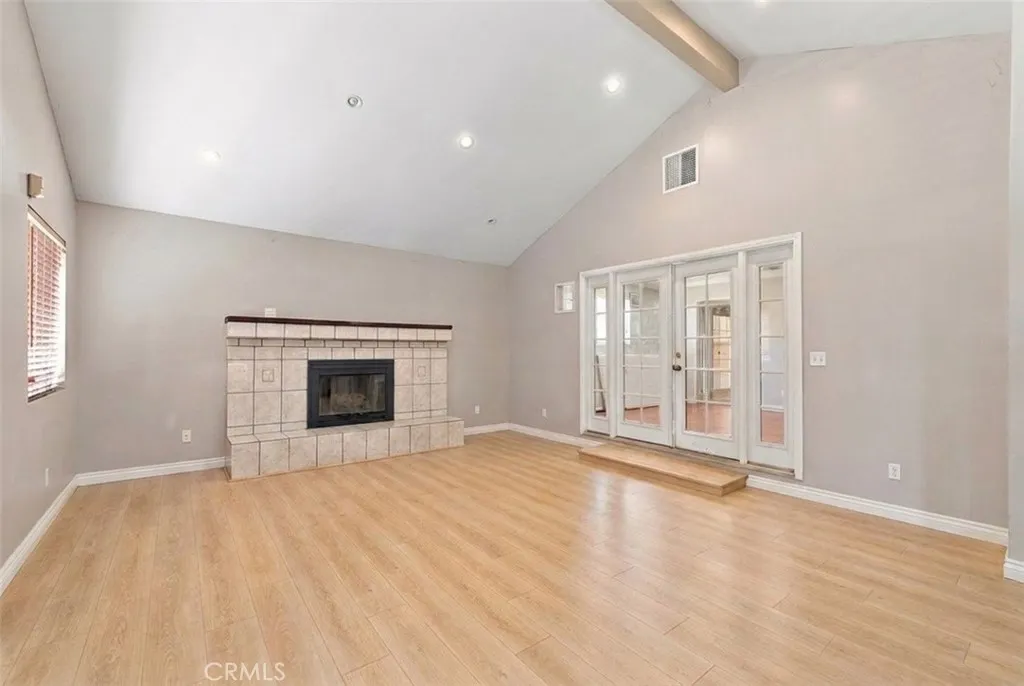 1212 S California