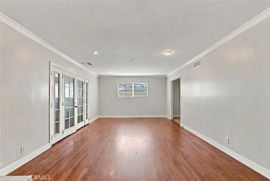 1212 S California