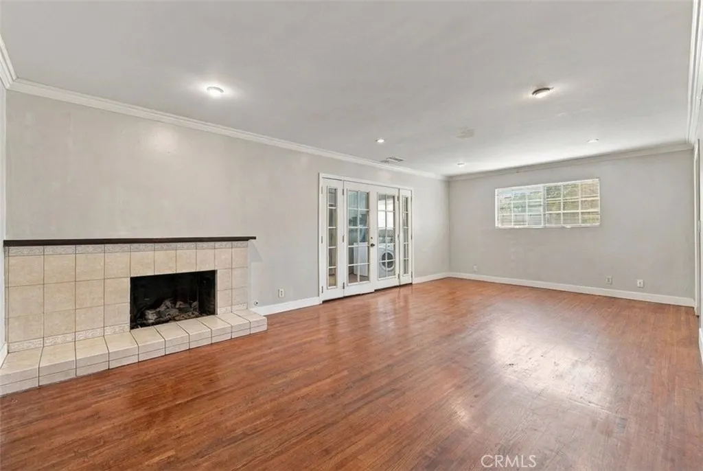 1212 S California