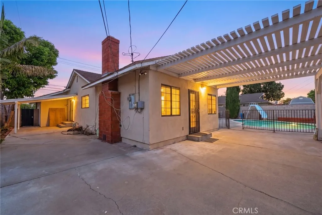 1212 S California