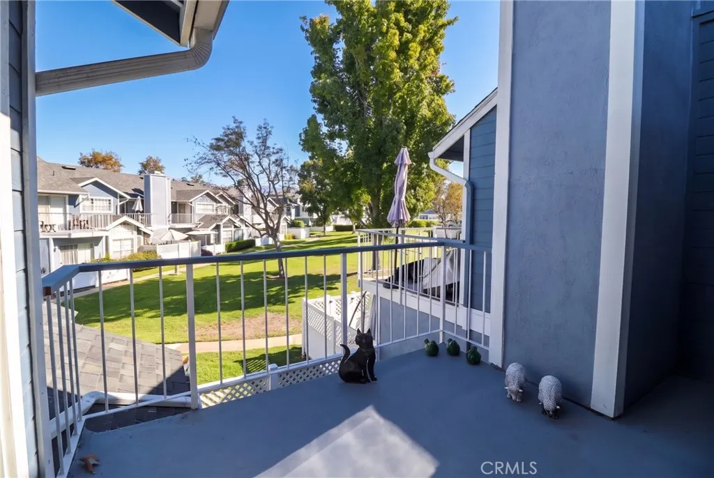 126 N Glendora