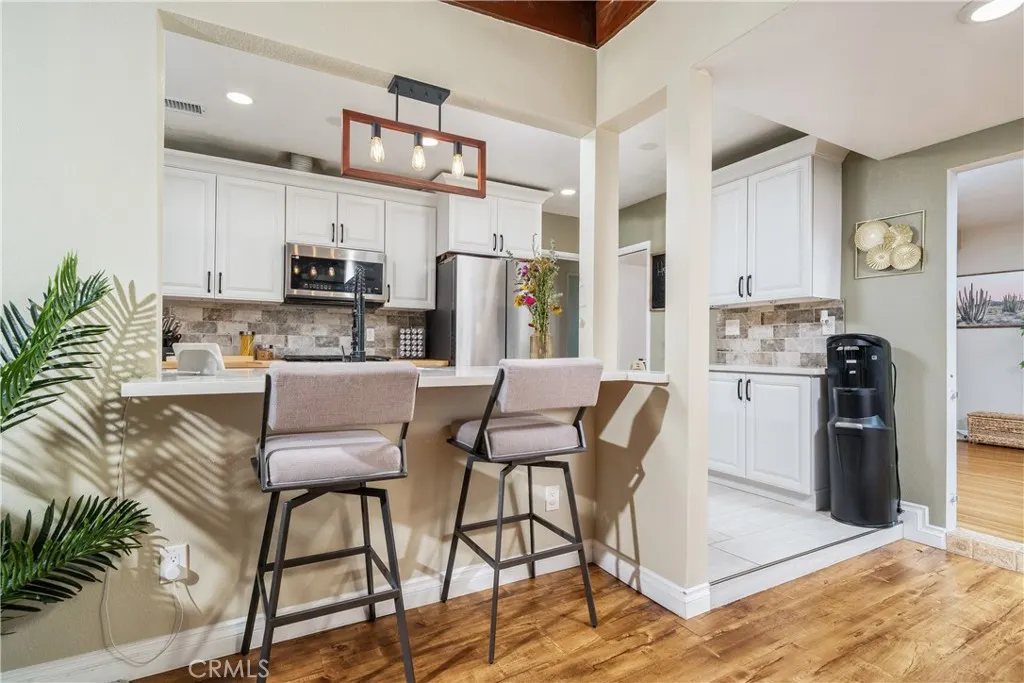 5595 Hawthorne