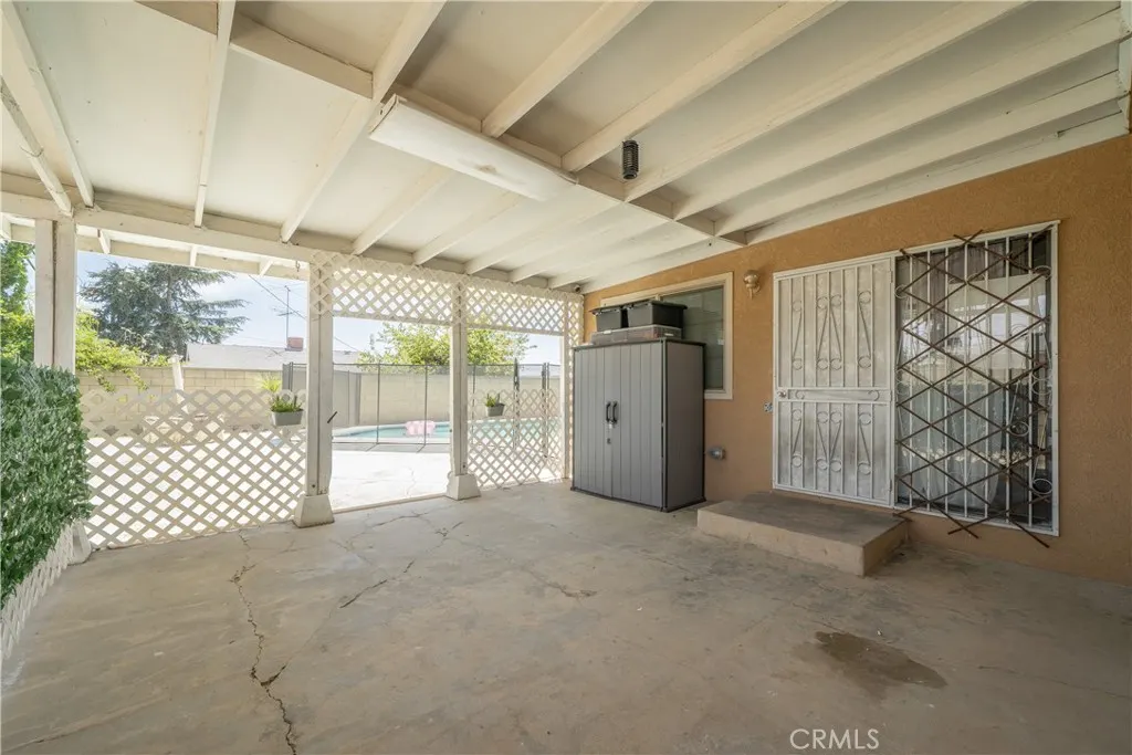 5595 Hawthorne