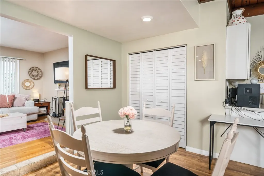 5595 Hawthorne