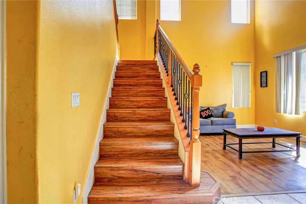 3295 E Springcreek