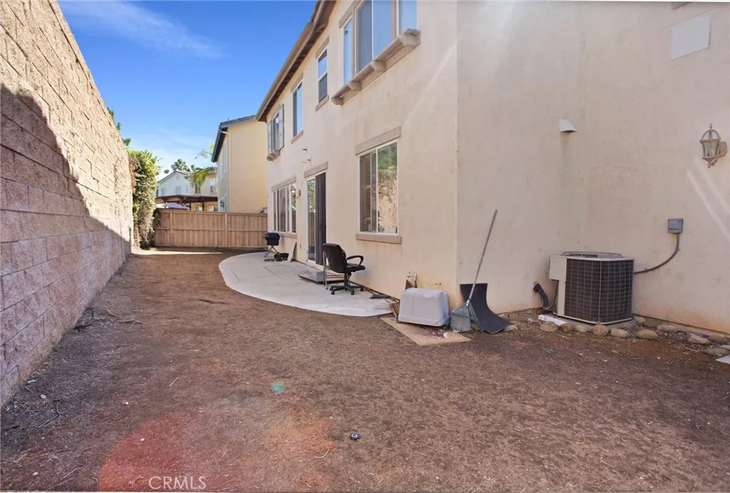 3295 E Springcreek