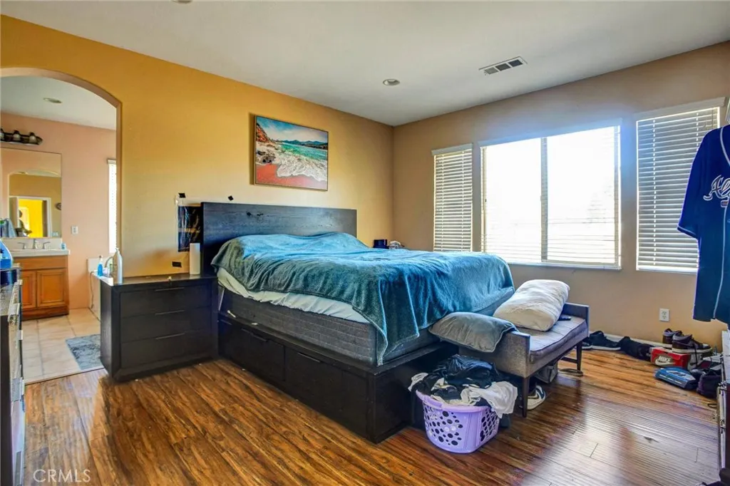 3295 E Springcreek