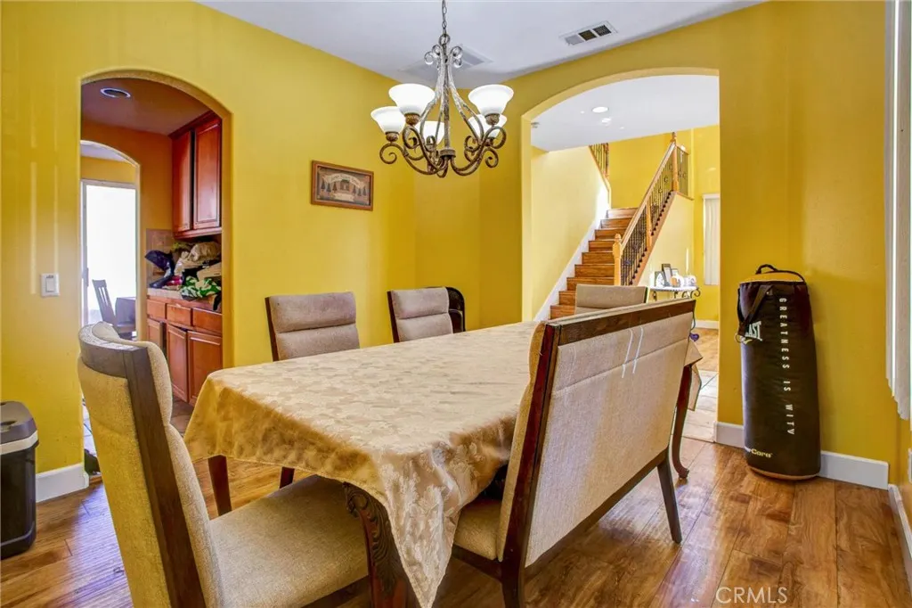 3295 E Springcreek