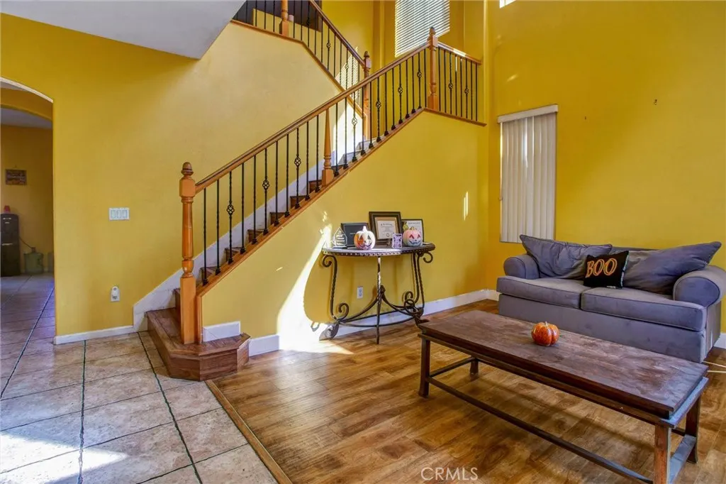 3295 E Springcreek
