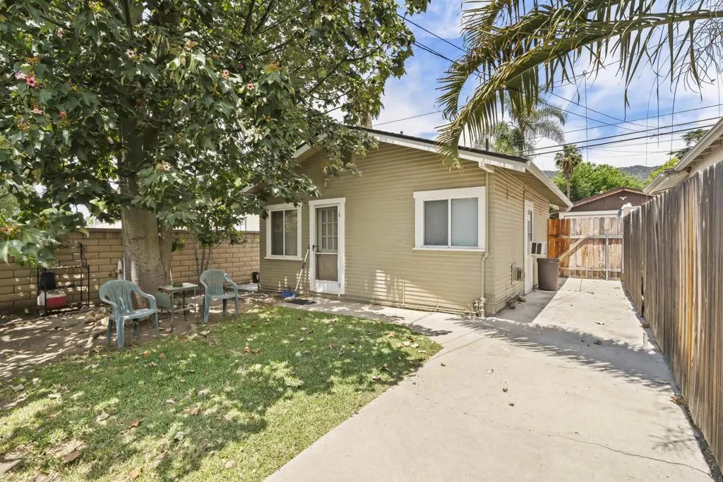 321 E Meda Avenue