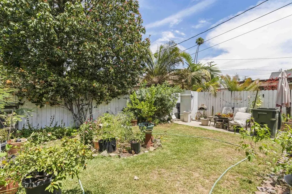 321 E Meda Avenue