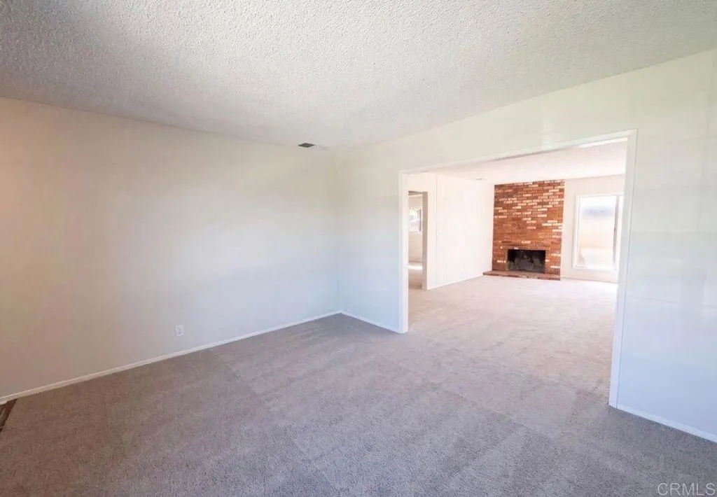 648 Brentwood Ave