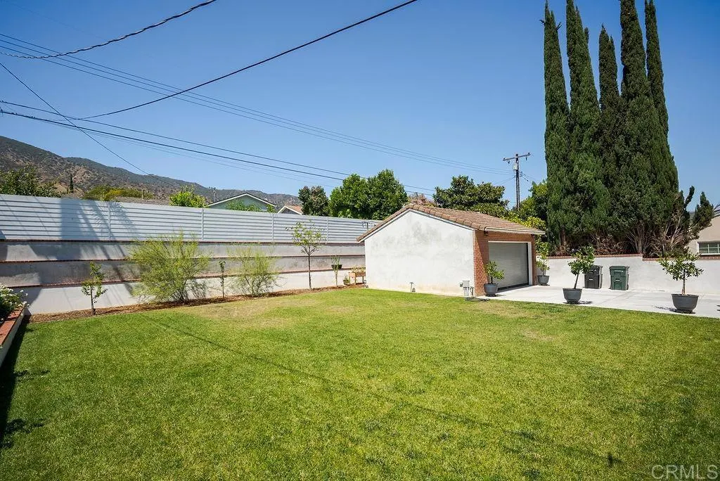 453 W Laurel Avenue