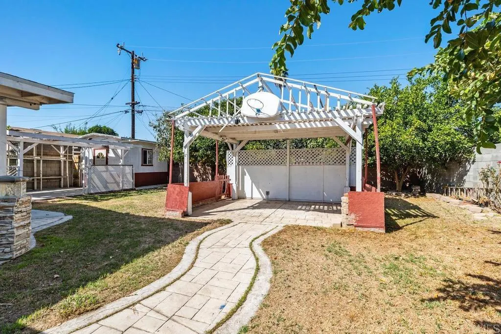 1141 Melham Ave.