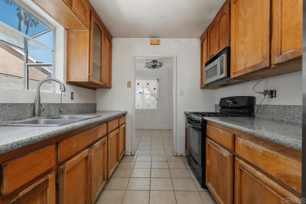 1141 Melham Ave.