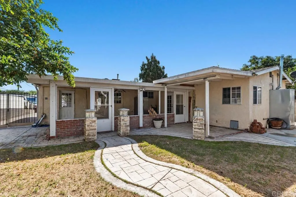 1141 Melham Ave.
