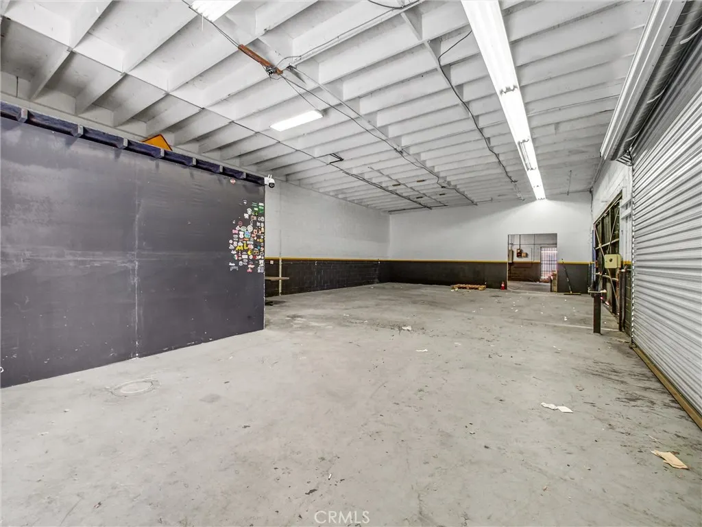 937 W Mission Boulevard