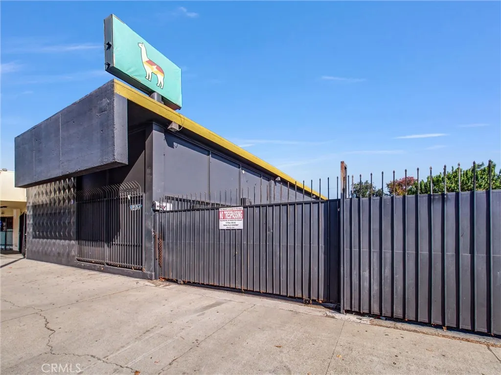 937 W Mission Boulevard