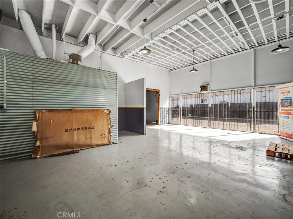 937 W Mission Boulevard