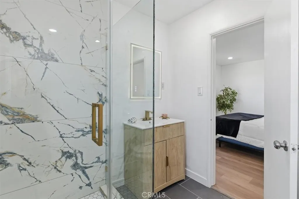4510 Walnut
