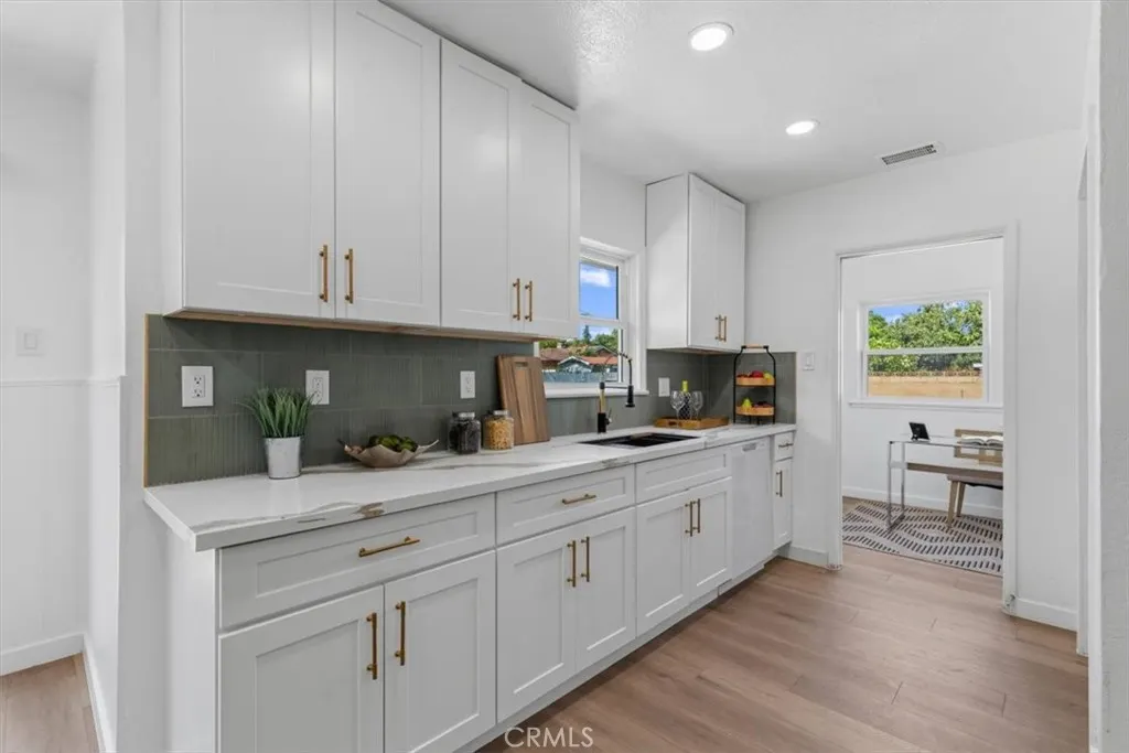 4510 Walnut