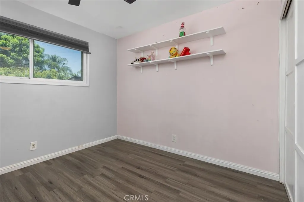 4711 N Hollenbeck