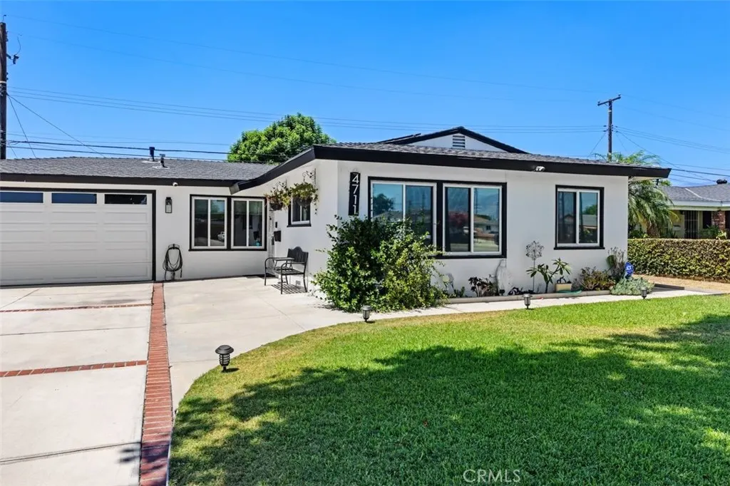 4711 N Hollenbeck