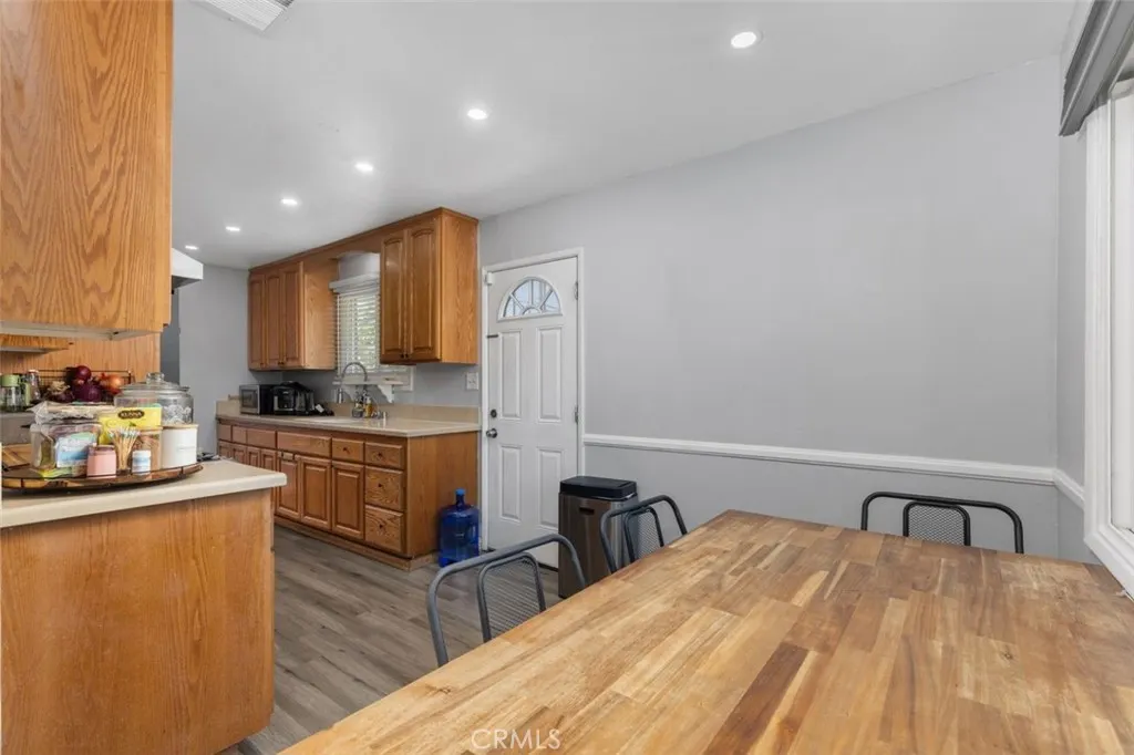 4711 N Hollenbeck