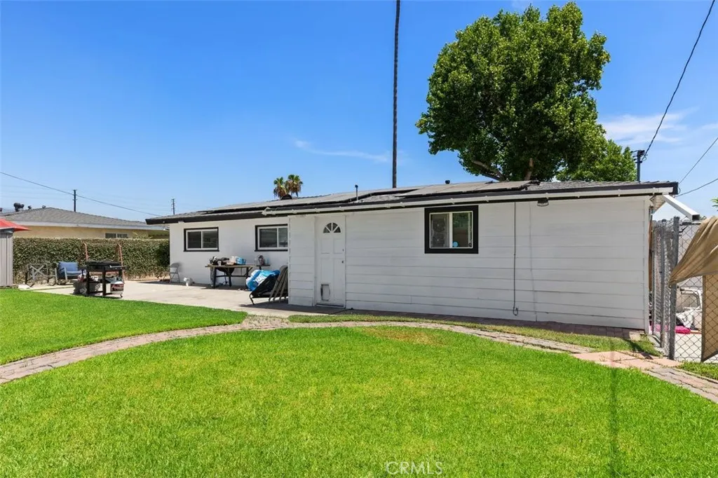 4711 N Hollenbeck