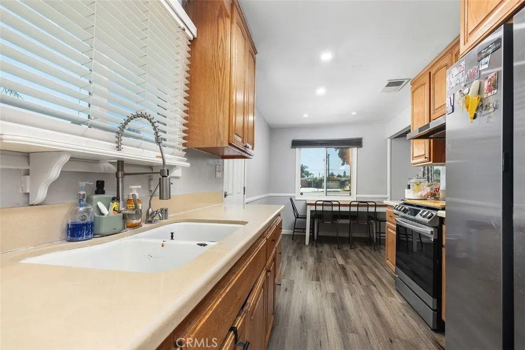 4711 N Hollenbeck