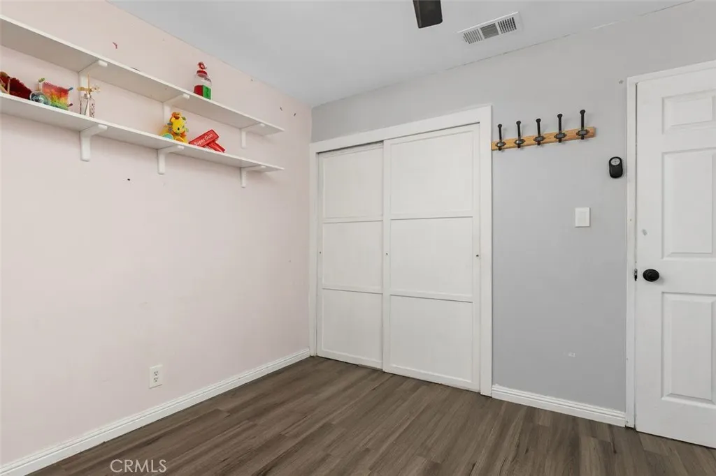 4711 N Hollenbeck