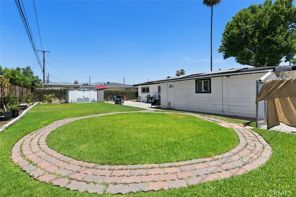 4711 N Hollenbeck