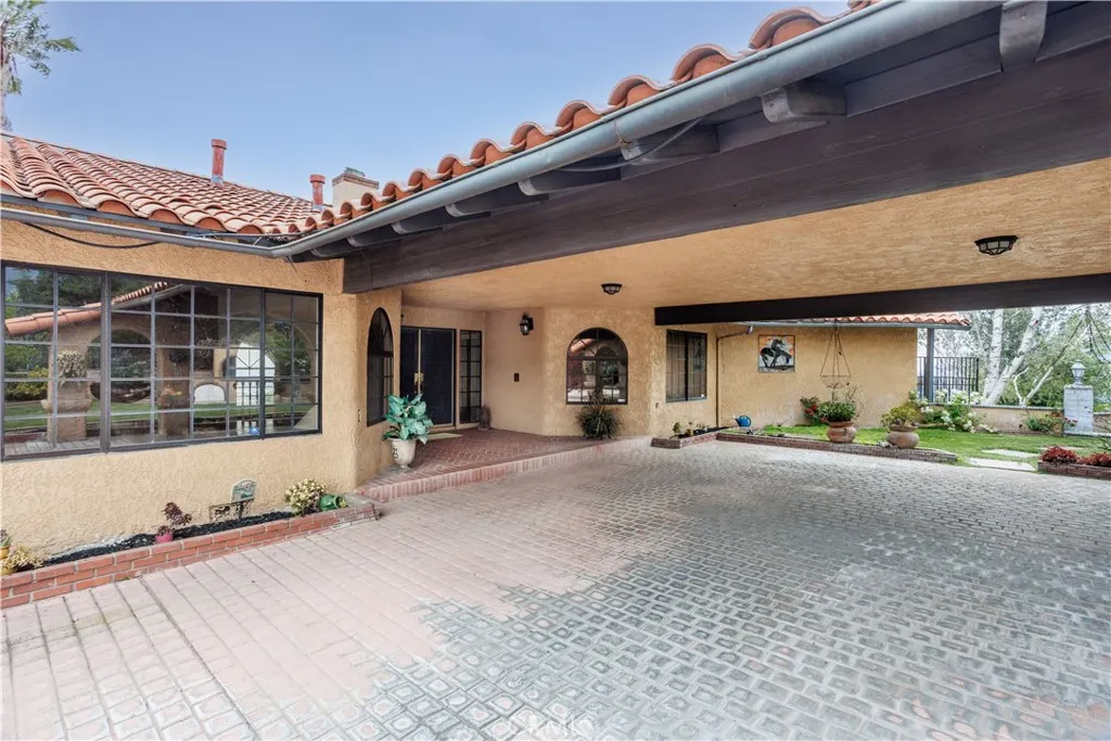 350 Roughrider Road