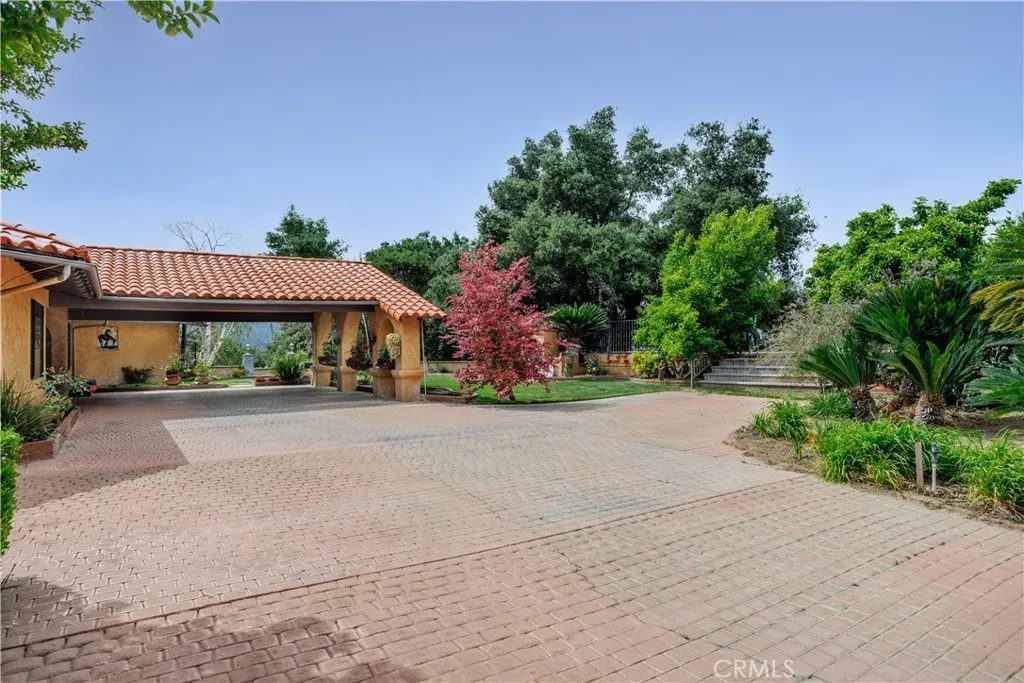 350 Roughrider Road